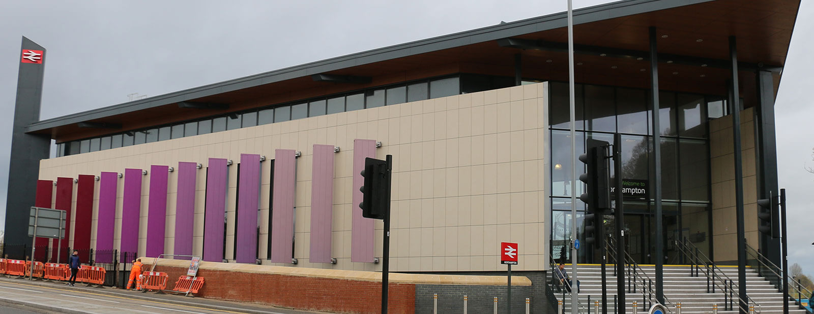 Northampton Castle Station remodelling by Emeg